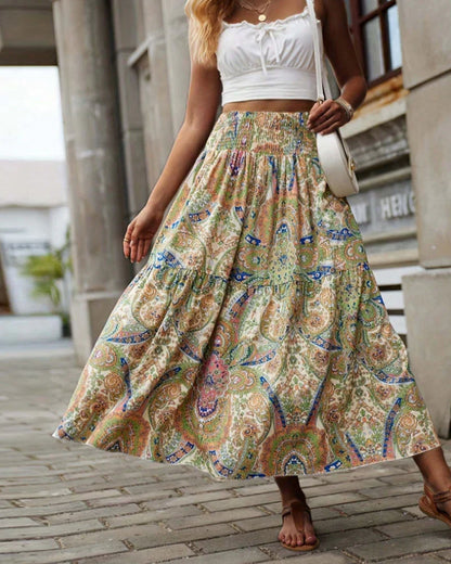 Vrouwelijke Rok met Paisley Print en Ruffles