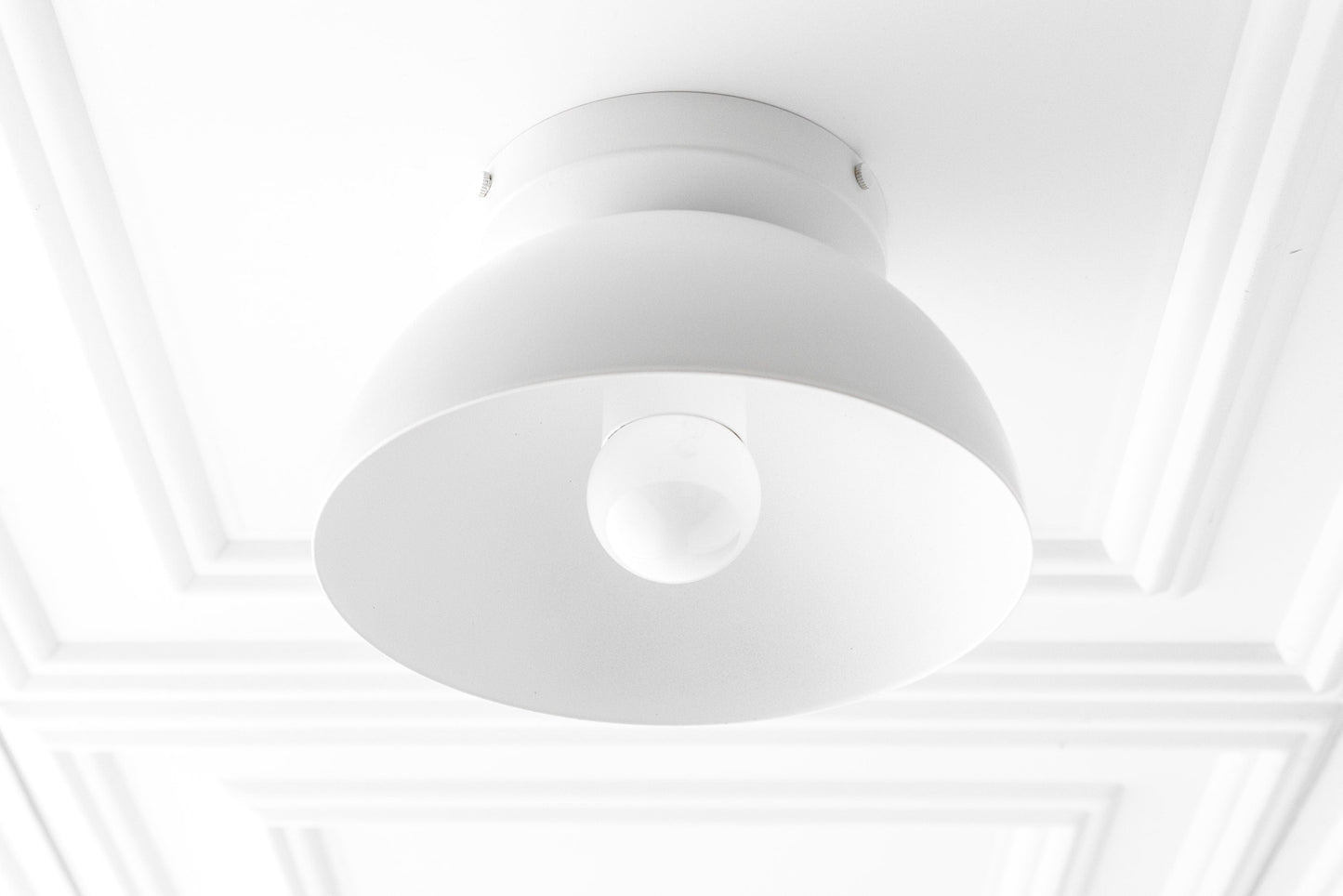 Minimalistische Plafondlamp Dome voor Compacte Ruimtes – Opbouwspot Beschikbaar in Meerdere Kleuren