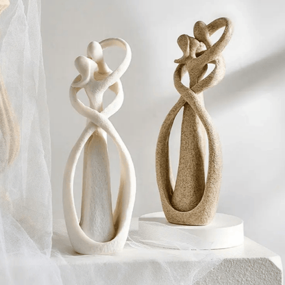 Abstracte Sculptuur van Liefde – Decoratief Kunstobject met Symbolische Betekenis