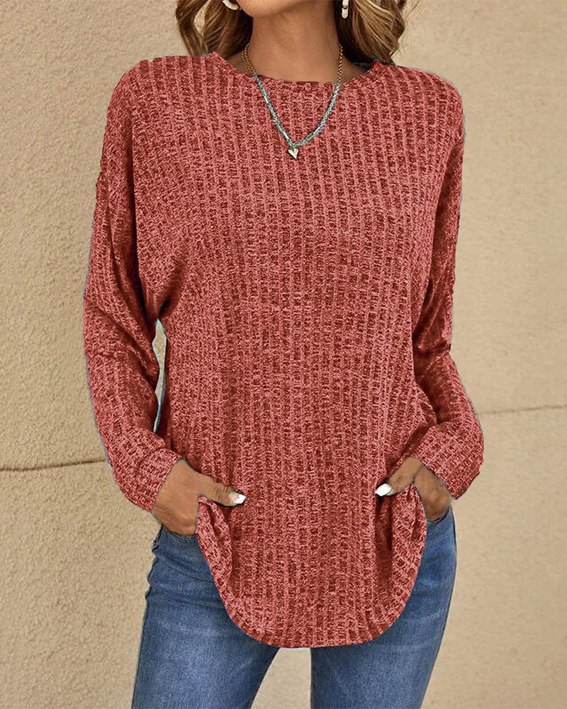 Eleonora | Top met ronde hals en lange mouwen in de kleur Rood voor dames in stijl ideaal voor de herfst.