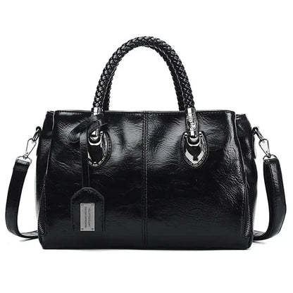 Grote leren tas - een perfecte combinatie van ruimte, luxe en elegantie. Gemaakt van hoogwaardig leer, met een ruim en georganiseerd interieur, is deze tas ideaal voor werk en vrije tijd. Voeg een vleugje praktische luxe toe aan elke outfit!