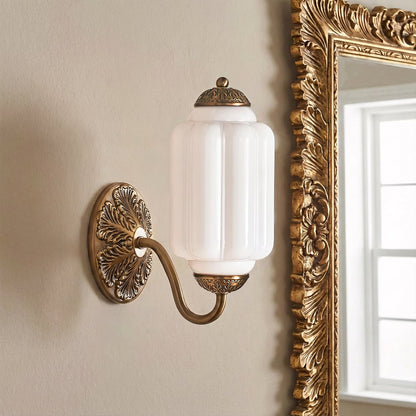 Vintage Wandlamp met Melkglas en Geolied Messing – Klassieke Retro Verlichting voor Hal, Slaapkamer, Woonkamer