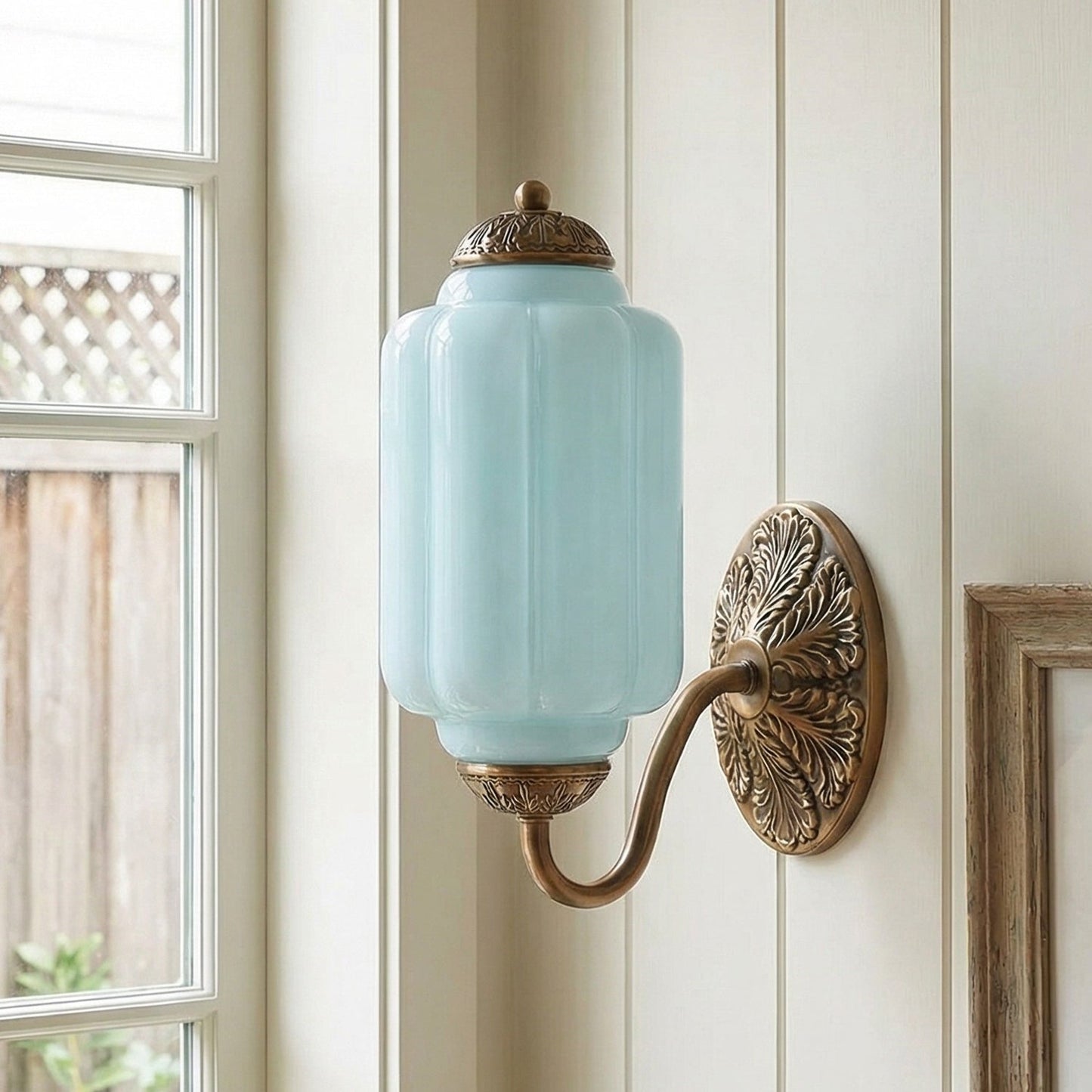 Vintage Wandlamp met Melkglas en Geolied Messing – Klassieke Retro Verlichting voor Hal, Slaapkamer, Woonkamer