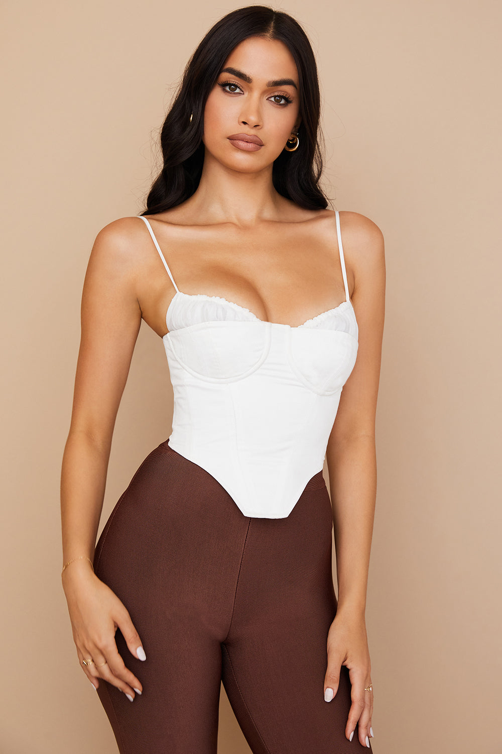 Witte Vrouwelijke Bustier Top Dunne Bandjes