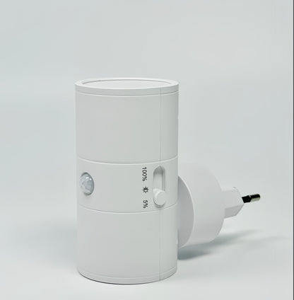 Dimbare LED Stopcontactlamp Warm Wit 3000K Instelbare Helderheid Compact Nachtlicht voor Gang Slaapkamer Kinderkamer Eenvoudige Installatie zonder Gereedschap