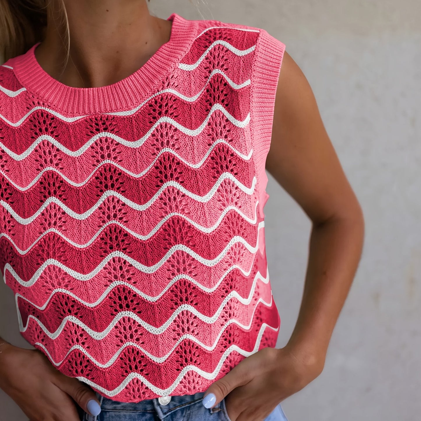 Dames Mouwloos Kabelgebreid Vest Met Contrasterende Halslijn