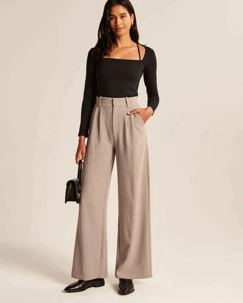 Femke | Elegante getailleerde damesbroek in de kleur Zwart voor dames in stijl ideaal voor de lente.
