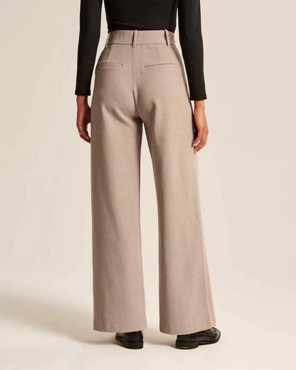 Femke | Elegante getailleerde damesbroek in de kleur Zwart voor dames in stijl ideaal voor de lente.