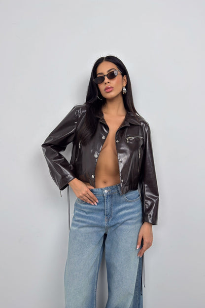 Leren Jas Kort met Wijde Jeans voor Stoere Streetwear Stijl