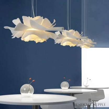 Sculpturale Bloemvormige LED Kroonluchter Met Zachte Lichtverdeling