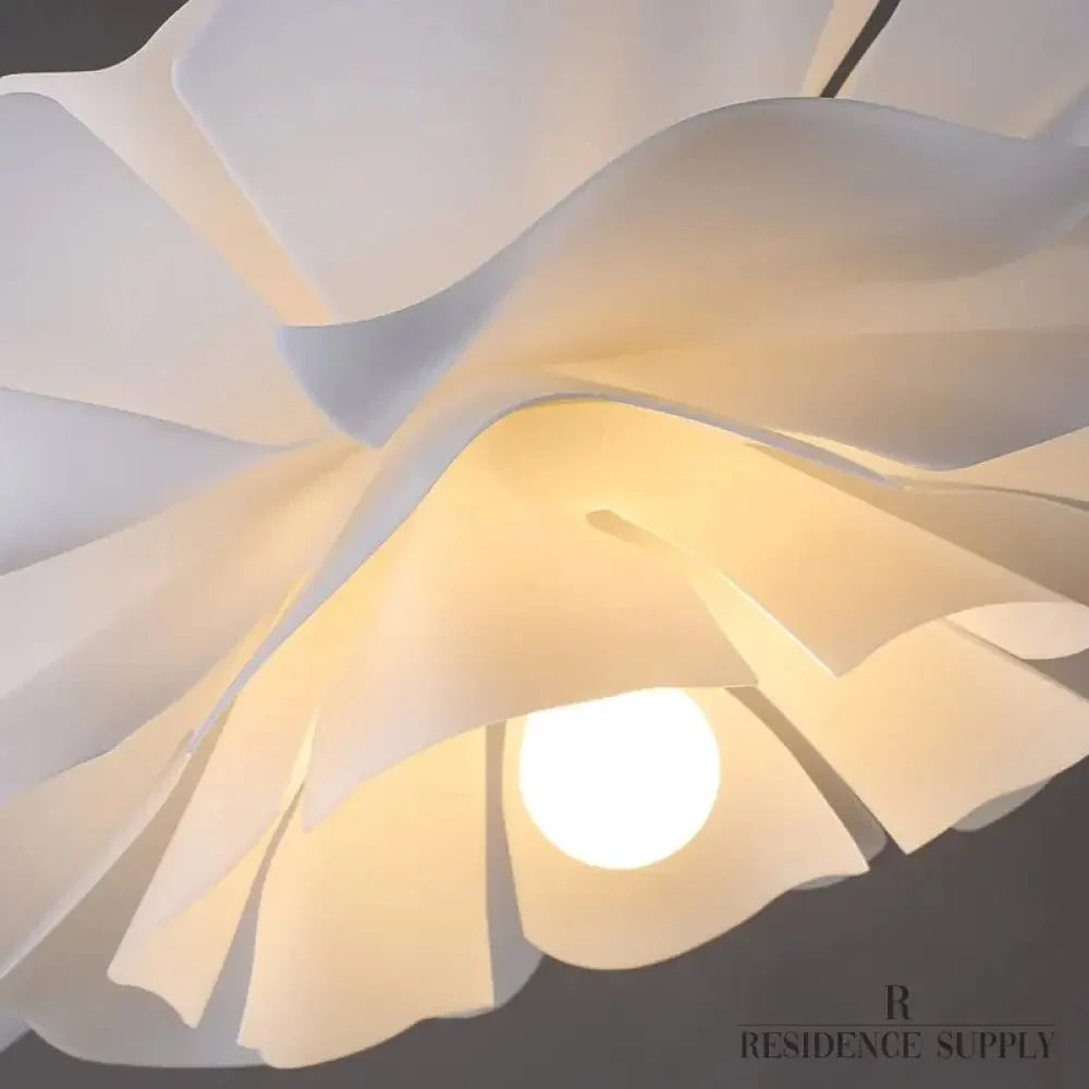 Sculpturale Bloemvormige LED Kroonluchter Met Zachte Lichtverdeling
