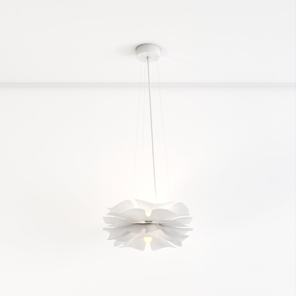 Sculpturale Bloemvormige LED Kroonluchter Met Zachte Lichtverdeling