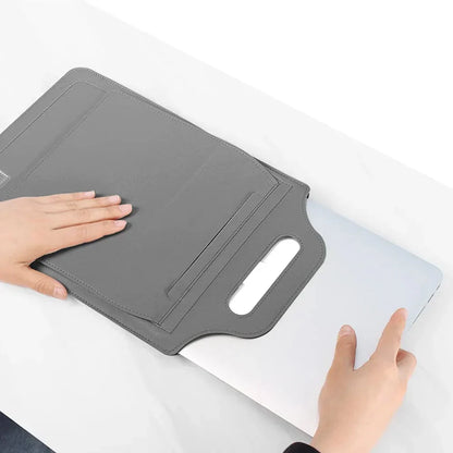 Luxe Laptop Sleeve met Verstelbare Standaard | Ergonomisch PU-Leer Werkstation voor 11-15.6 Inch | Mobiele Kantooroplossing