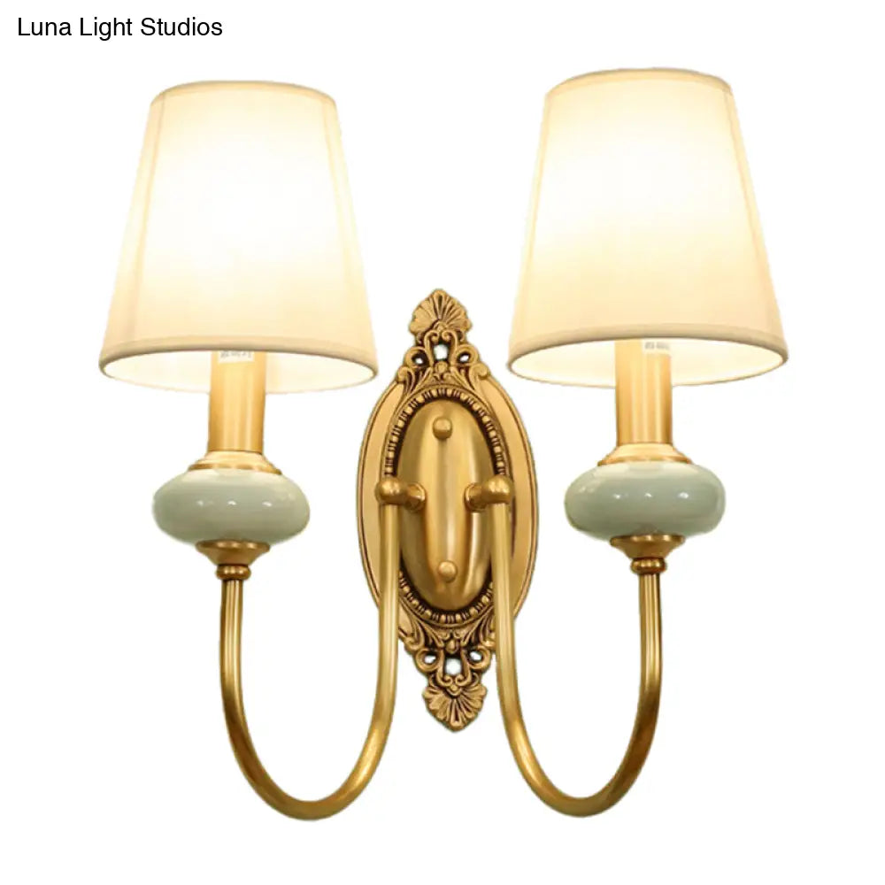 Gouden Wandlamp met Verstelbare Arm – Elegante Metalen Wandverlichting voor Klassiek Interieur