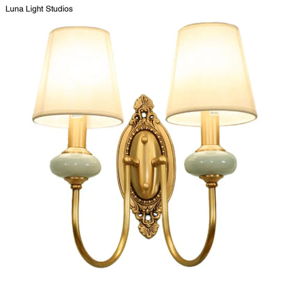 Gouden Wandlamp met Verstelbare Arm – Elegante Metalen Wandverlichting voor Klassiek Interieur