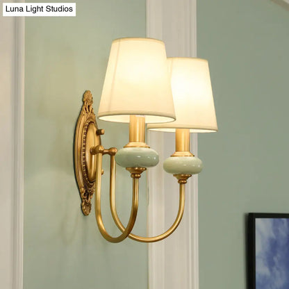 Gouden Wandlamp met Verstelbare Arm – Elegante Metalen Wandverlichting voor Klassiek Interieur