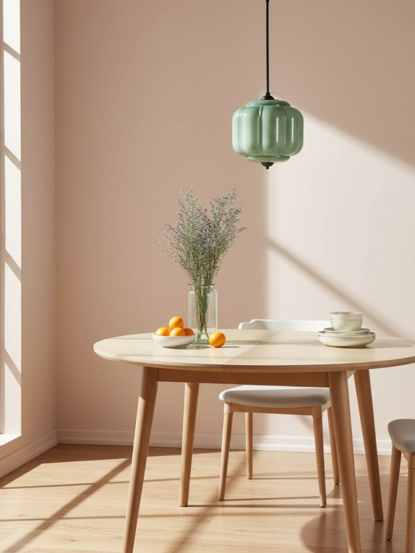 Vintage Kroonluchter met Crèmekleurige Glazen Kappen – Hanglamp in Retro-Stijl voor Eetkamer & Woonkamer