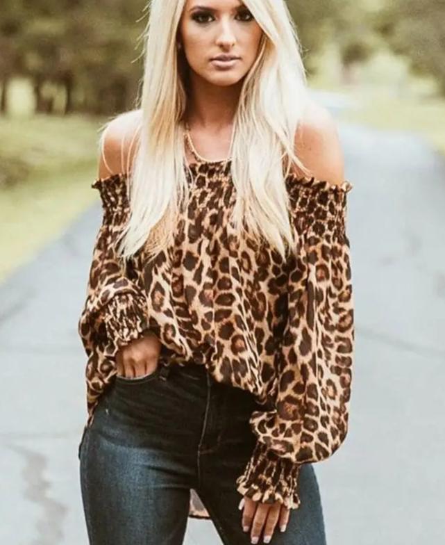 Vrouwelijke Off-the-shoulder Top met Luipaardprint - StudioMarella