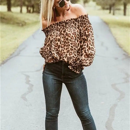 Vrouwelijke Off-the-shoulder Top met Luipaardprint