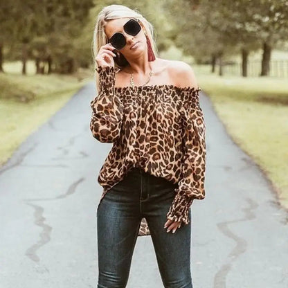 Vrouwelijke Off-the-shoulder Top met Luipaardprint
