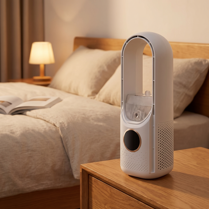 Bladloze ventilator draadloos oplaadbaar op een nachtkastje