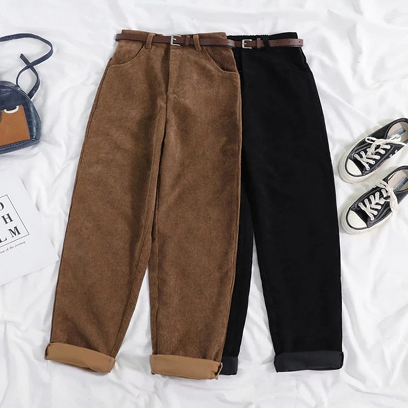 Hilda | Corduroy broek voor dames in de kleur Zwart voor dames in stijl ideaal voor de herfst.