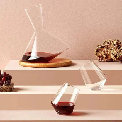 Roterende Wijnkaraf Van Glas Met Houten Voet Voor Beluchten Van Rode Wijn