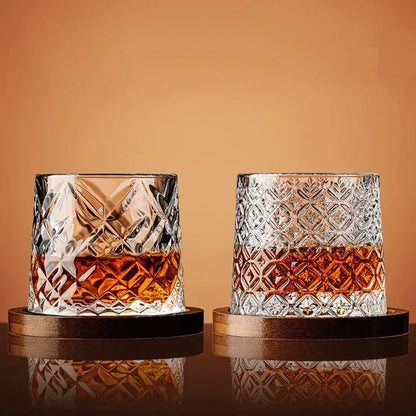 Kristallen Whiskyglazen Met Ronde Bodem En Houten Onderzetter