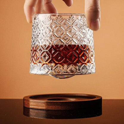 Kristallen Whiskyglazen Met Ronde Bodem En Houten Onderzetter