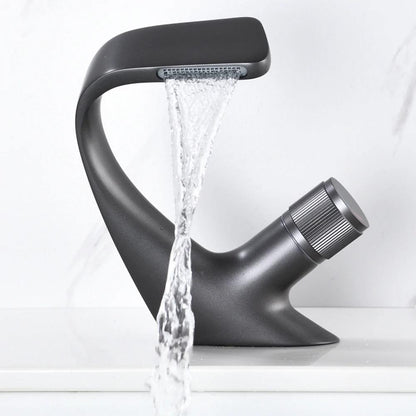 Wastafelkraan Met Waterval Uitloop En Éénhendel Design Voor Badkamer