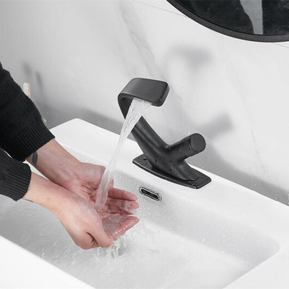 Wastafelkraan Met Waterval Uitloop En Éénhendel Design Voor Badkamer