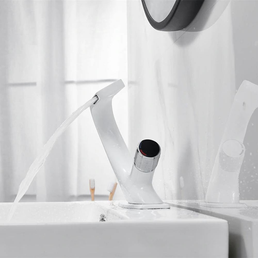 Wastafelkraan Met Waterval Uitloop En Éénhendel Design Voor Badkamer