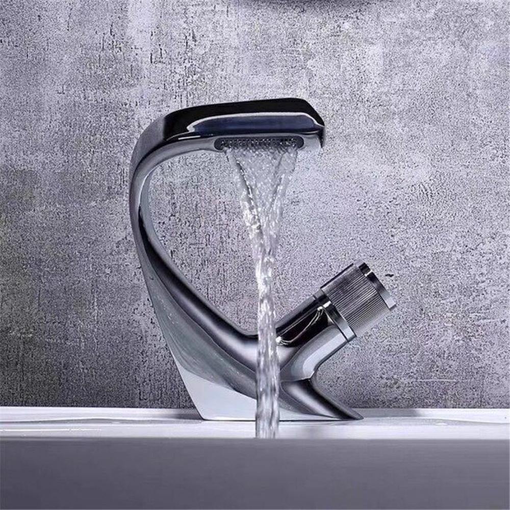 Wastafelkraan Met Waterval Uitloop En Éénhendel Design Voor Badkamer
