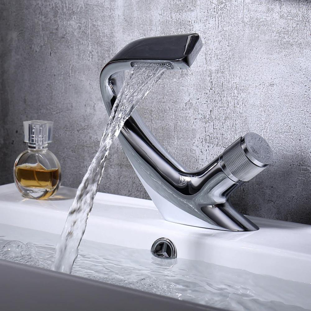 Wastafelkraan Met Waterval Uitloop En Éénhendel Design Voor Badkamer