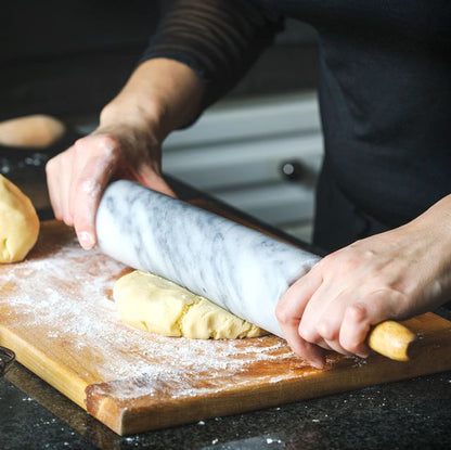 Marmeren Deegroller Met Houten Handgrepen Voor Bakken En Patisserie