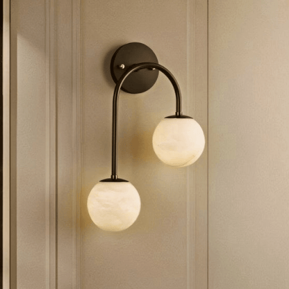 Alabaster Hanglamp Van Natuursteen Met Zachte Warme Gloed En Sculpturaal Design