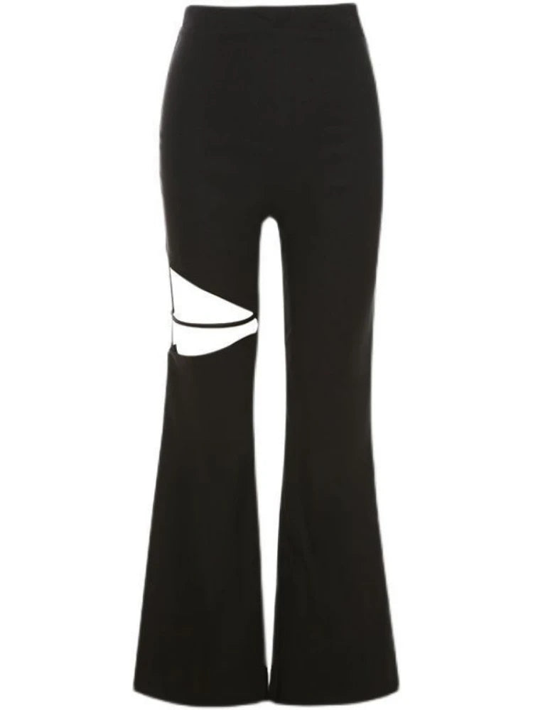 Ilaria | Flared slim damesbroek in de kleur Zwart voor dames in stijl ideaal voor de lente.