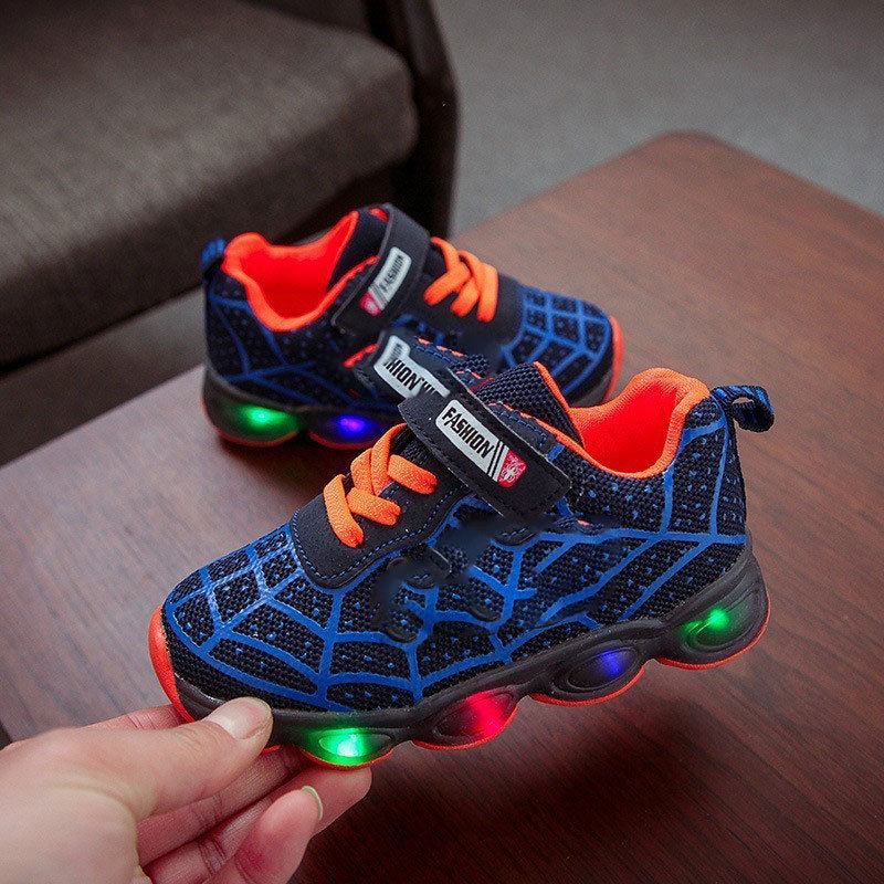 LED Kindersneakers met Verlichting – Ademende Sportschoenen met Klittenband voor Avontuurlijke Jongens en Meisjes