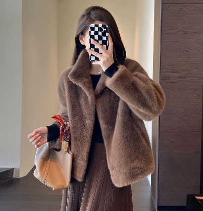 Vrouwelijke Faux Fur Jas Warm en Stijlvol Luxe