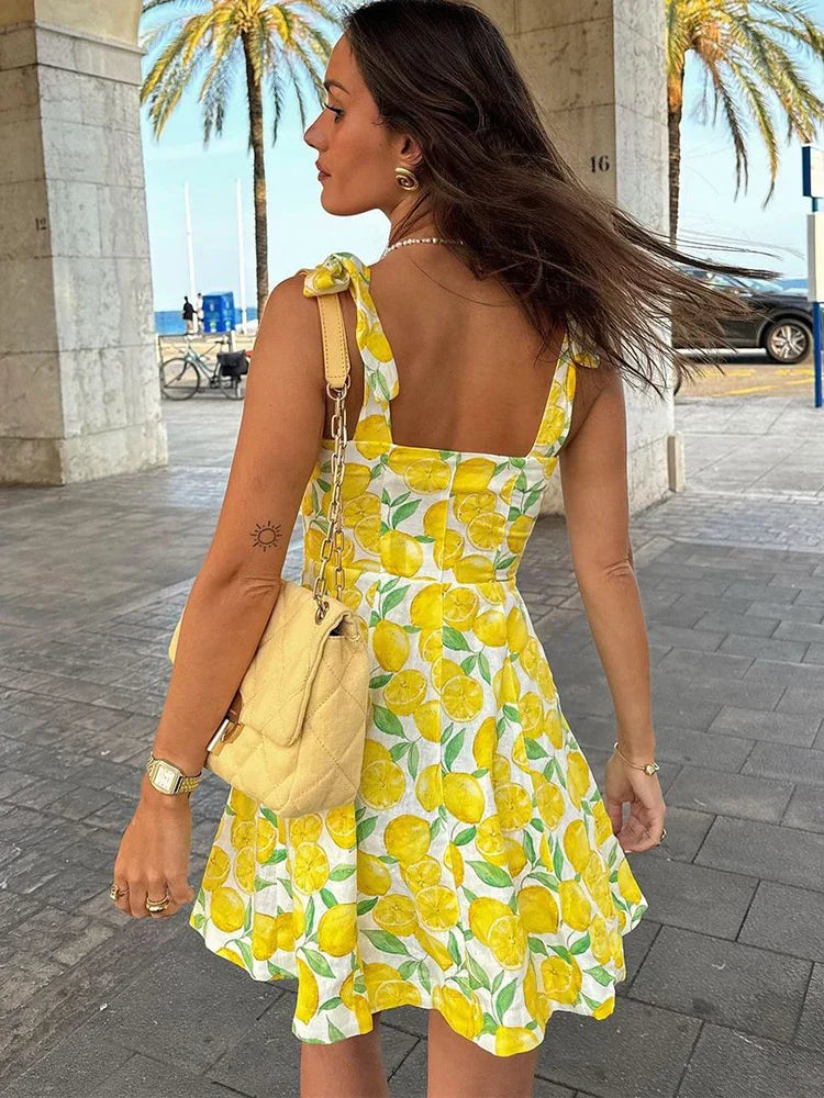 Lime Zomerjurk Met Limoen Print Vrouwelijk Model