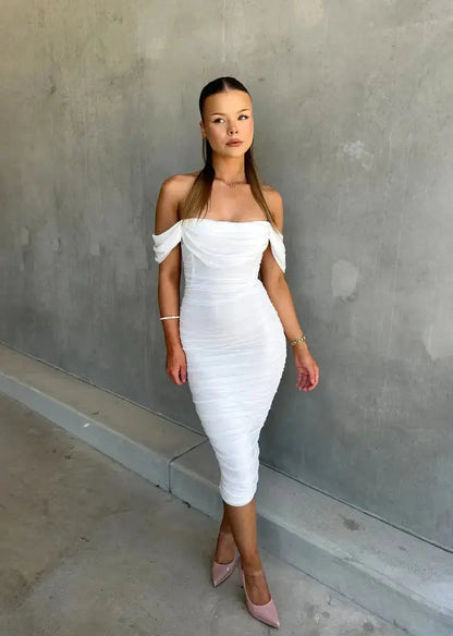 Witte Jurk Off-Shoulder Midi Ruches Vrouwelijk Design