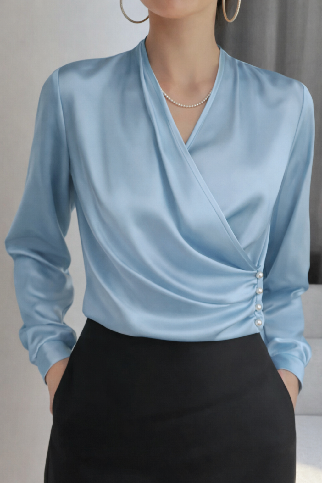 V-Hals Blouse met Pofmouwen en Lage Taille - StudioMarella