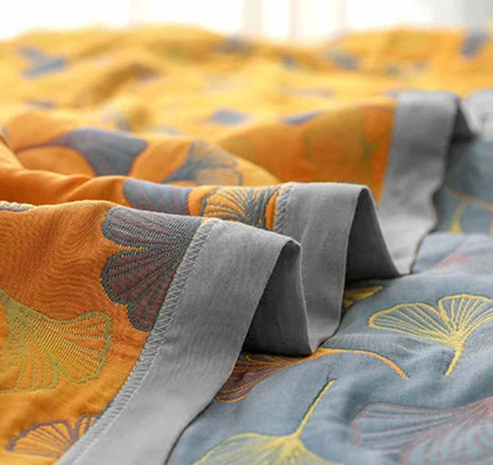Ginkgo Bladeren Plaid – Omkeerbaar Gewatteerd Decoratiedeken met Botanisch Bladerprint in Geel en Blauw voor Bank, Bed of Picknick