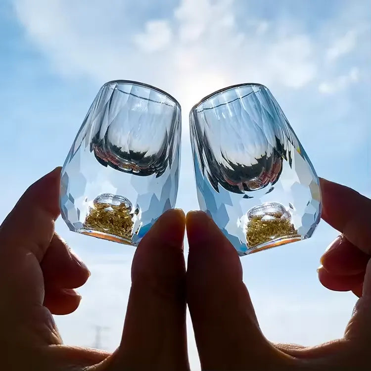 Japans Shotglas met Goudfolie Dubbele Bodem 15ml Premium Kristalglas Sakebekertje Luxe Drankglas Wodka Likeur Thee Ceremonie Cadeau Gouden Accent Elegant Design