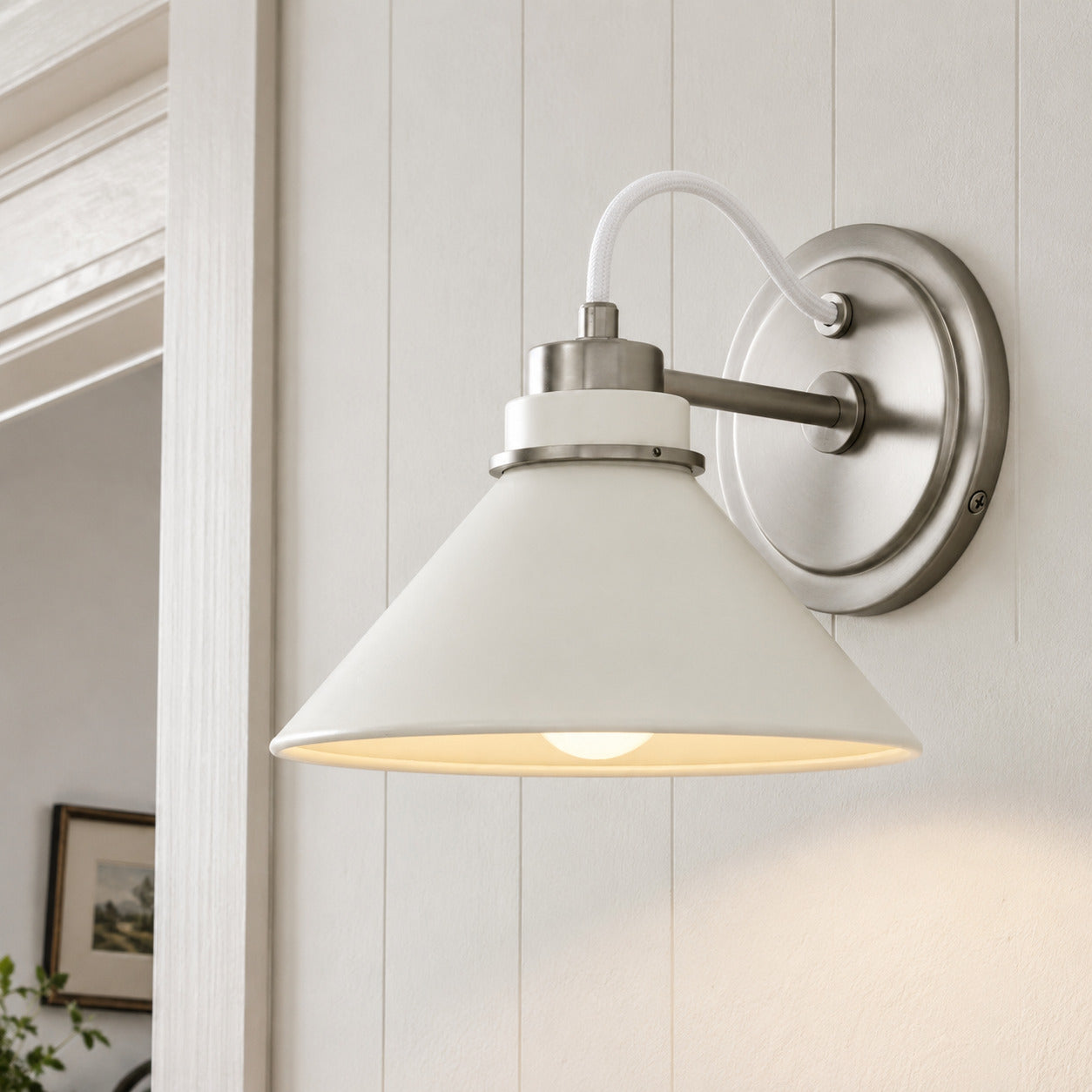 Globe Wandlamp met Gebogen Arm – Moderne Industriële Verlichting voor Badkamer, Slaapkamer en Gang