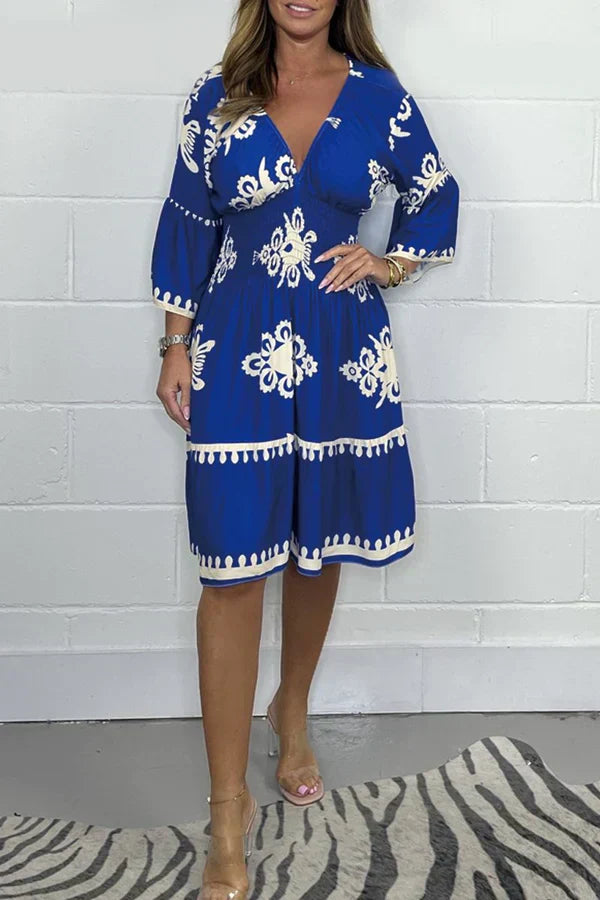 Vrouwelijke Jurk met V-hals en Prints