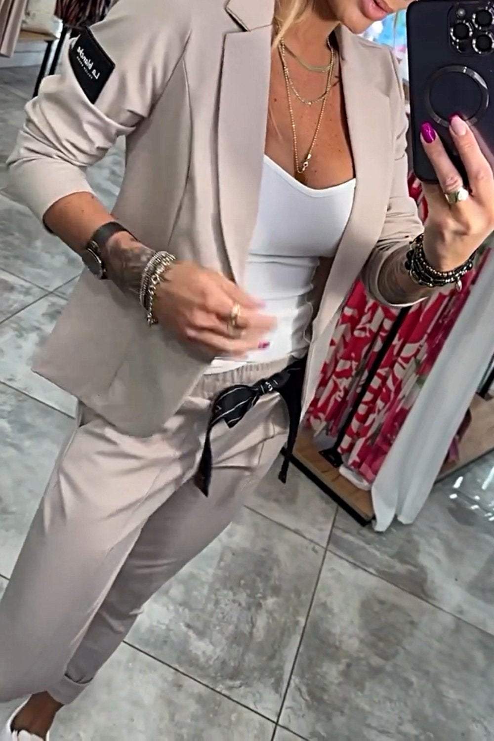 Vrouwelijke Broek en Top Set