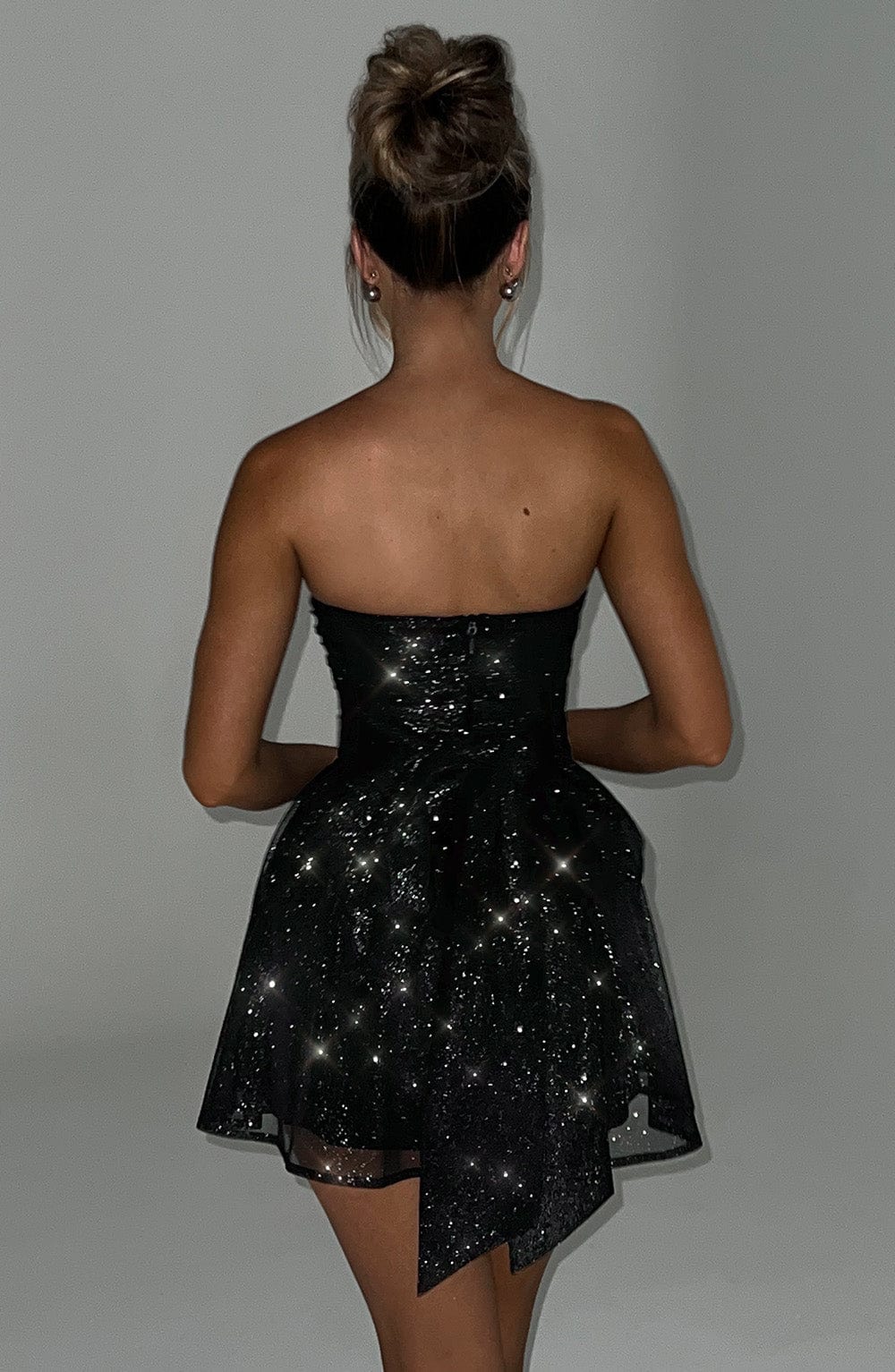 Kort Glitter Jurk Schouderloos Uitlopende Rok