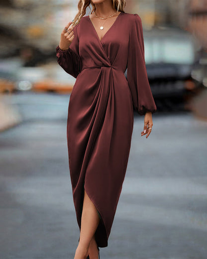 Kim | Elegante jurk met lantaarnmouwen en v-hals in de kleur Bordeaux voor dames in stijl ideaal voor de herfst.