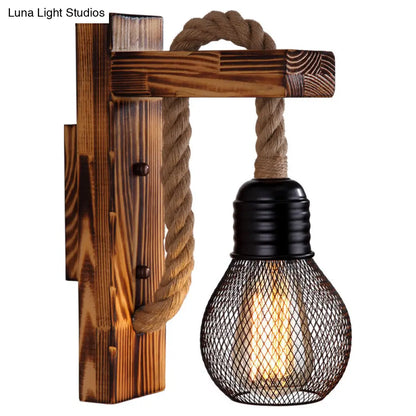 Houten Wandlamp met Touwarm en Glazen Lantaarn – Scandinavische Sfeer voor Slaapkamer en Hal